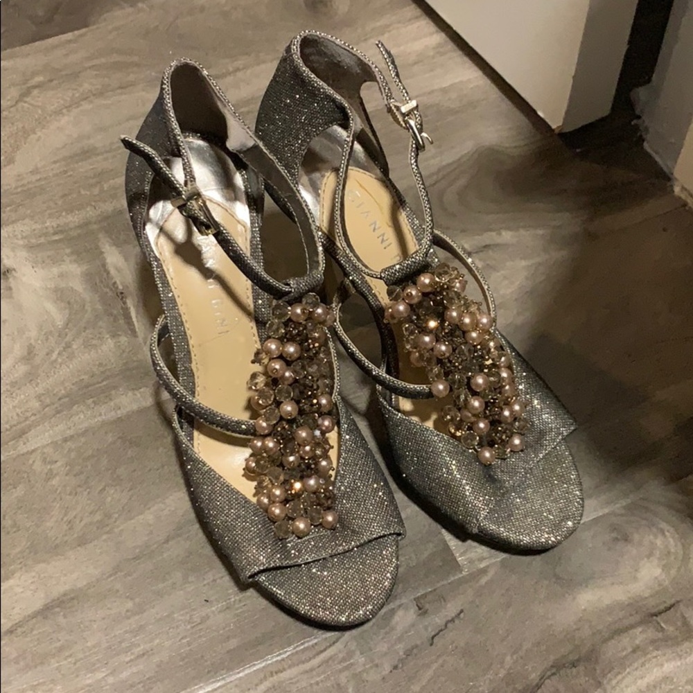 Gianni Bini Gold formal heels!